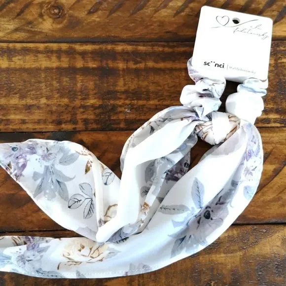 Accessory Lot - Picture 7 of 7